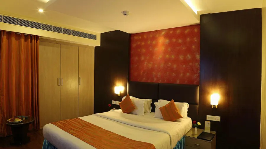 Premier Room - Queen Bed